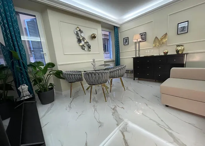 Spanish Steps Glamour & Sauna Luxury ****